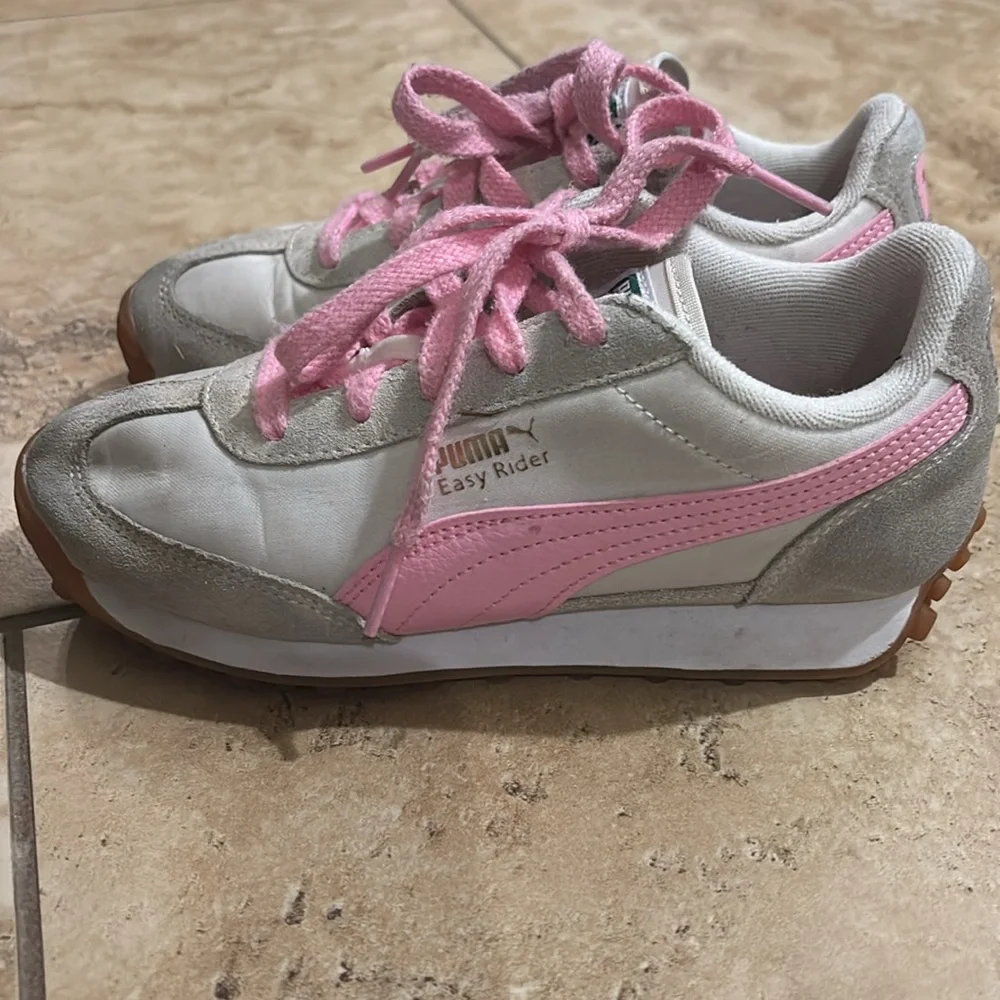 Girls Puma shoes - Picture 3 of 4